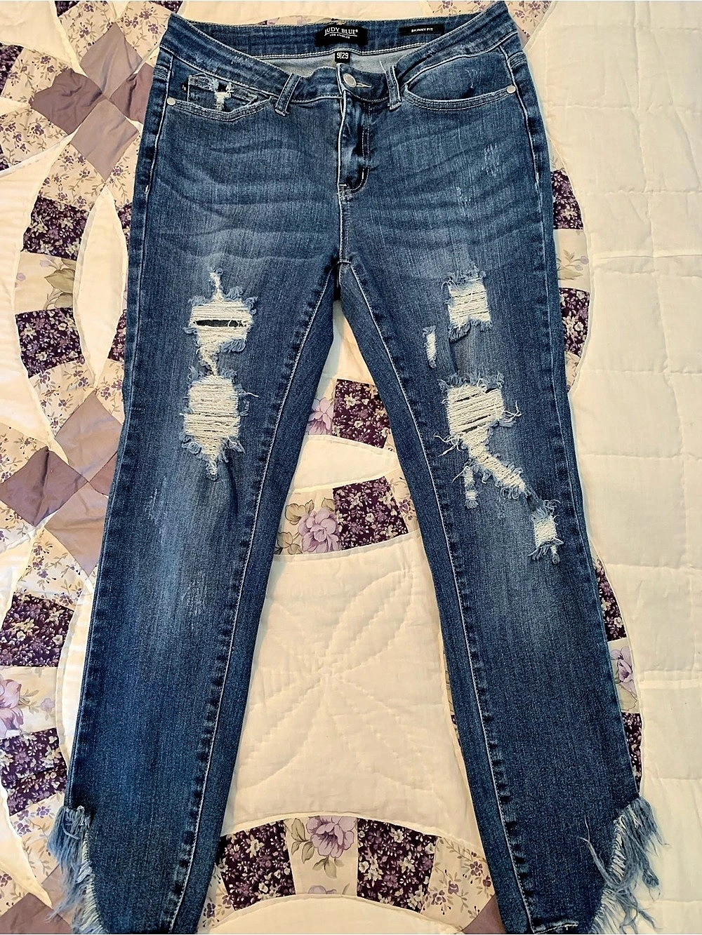 Judy Blue Distressed Skinny Jeans
